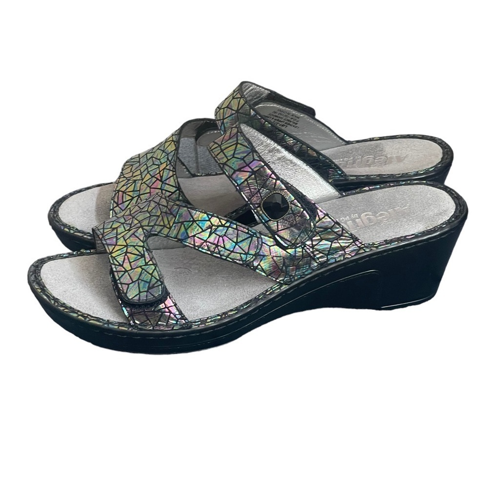 Alegria Loti Women's Tectonic
Iridescent Leather Slide On
Sandals Sz 41(10.5) - Picture 3 of 12